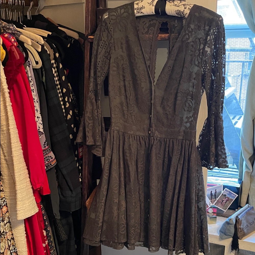 Heimstone Chic Lace Long Sleeve Dress in Charcoal